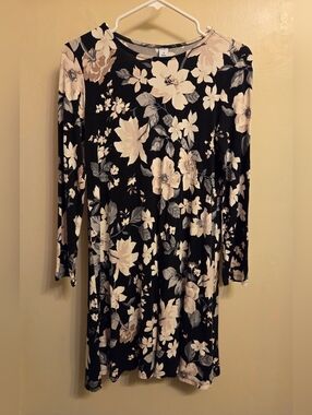​Old Navy Floral Long Sleeve Swing Dress Black Cream XS Mini Soft Rayon Boho